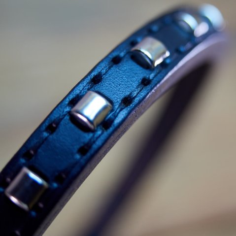 Comment reconnaître un collier en cuir de qualité en 30 secondes