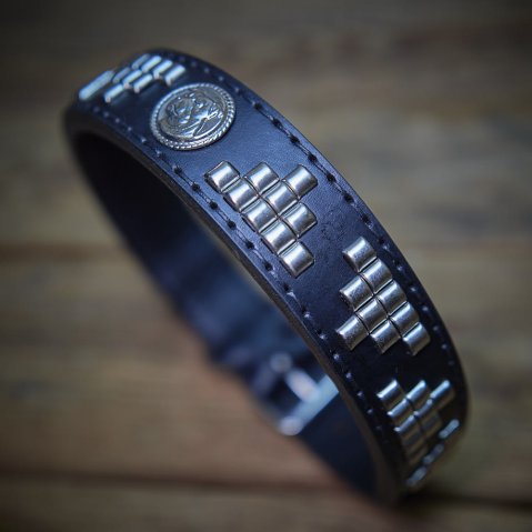 Tient bon, ne tourne pas, ne lâche pas : le collier pour Staffie sans point faible