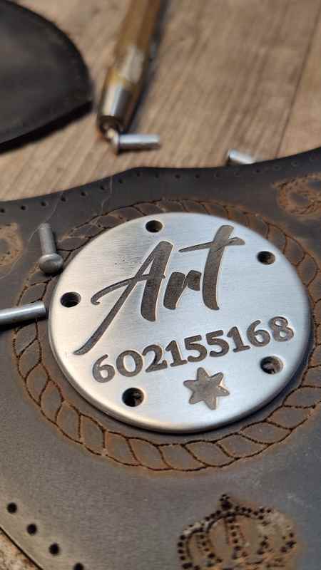 Jak se vyrábí psí postroj ve Slade Czech?