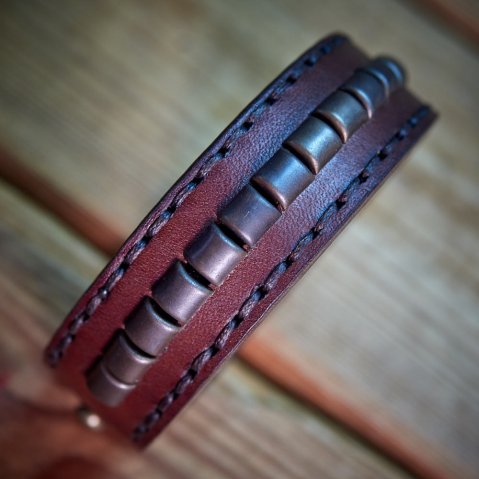 Bracelets en cuir Slade Czech : pièces cousues main avec ton propre style