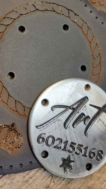 Jak se vyrábí psí postroj ve Slade Czech?