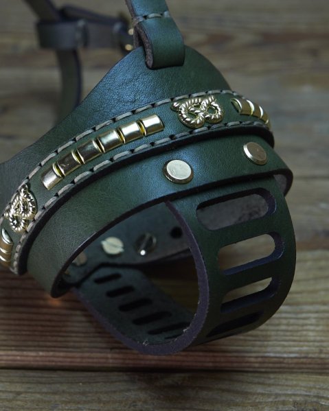 Comment repérer un vrai collier en cuir
