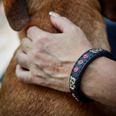 Bracelets en cuir Slade Czech : pièces cousues main avec ton propre style
