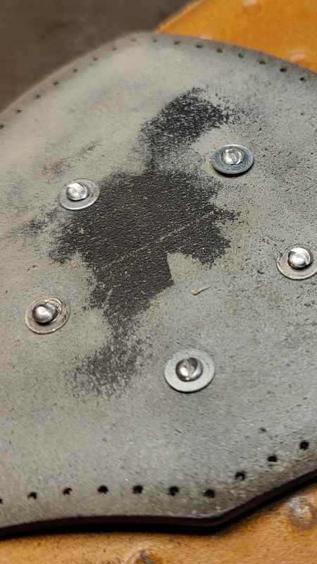 Jak se vyrábí psí postroj ve Slade Czech?