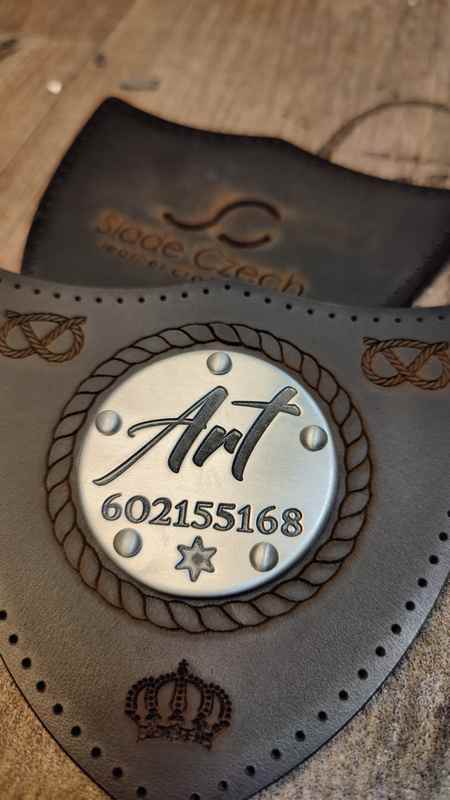 Jak se vyrábí psí postroj ve Slade Czech?