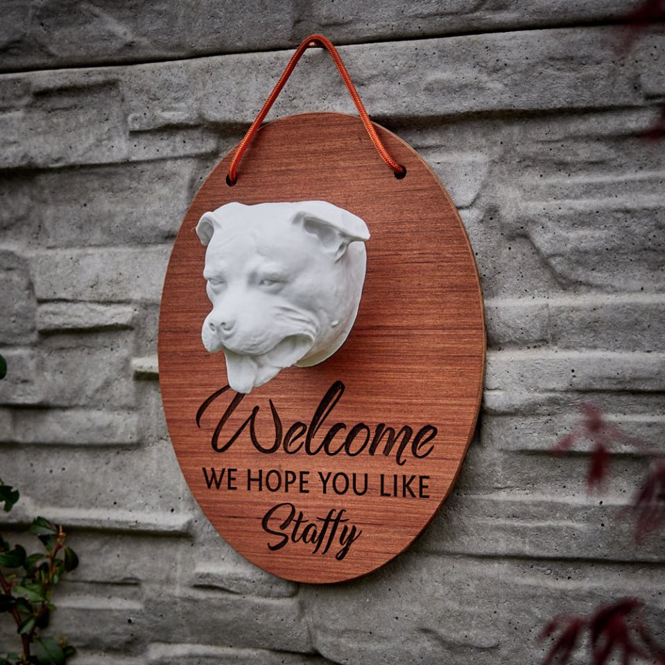 Tête de Staffie 3D venue d’une autre galaxie : déco originale pour ta maison