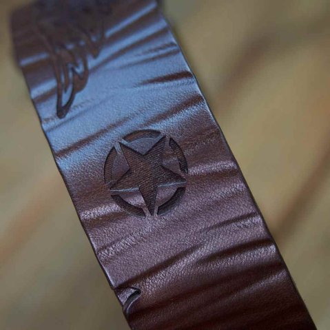 Comment fabrique-t-on vraiment une ceinture en cuir ?