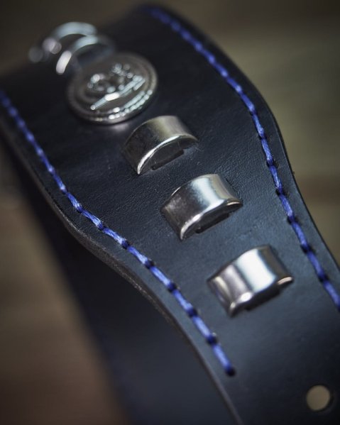 Comment repérer un vrai collier en cuir