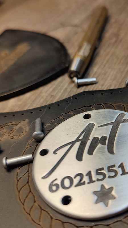 Jak se vyrábí psí postroj ve Slade Czech?