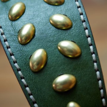 Comment reconnaître un collier en cuir de qualité en 30 secondes