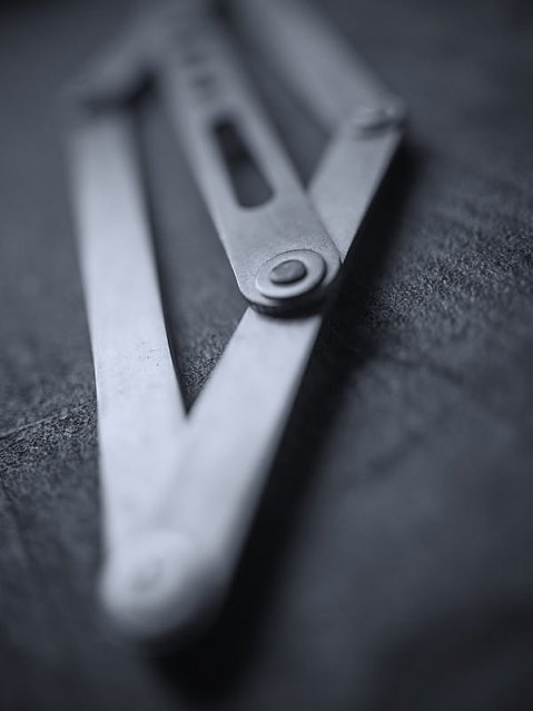 Outils de sellier : le fer qui donne du cran au cuir